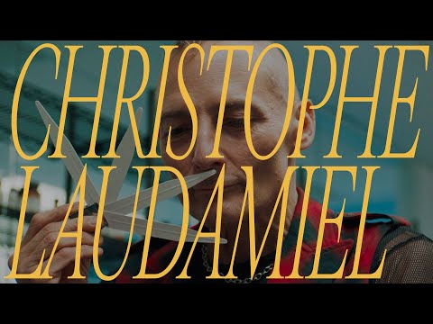 他用AI做香水，却先教会我们一件反AI的事